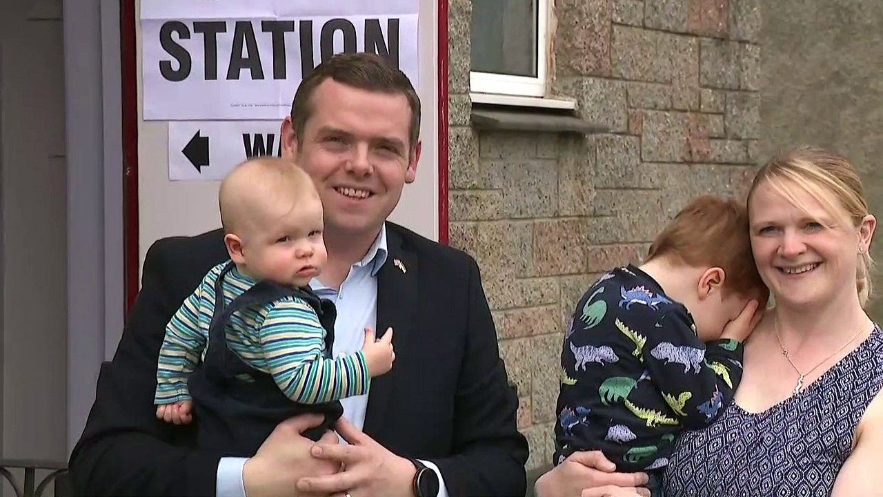 Scottish party leaders cast their votes in council elections