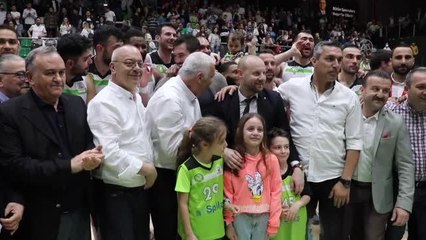 Manisa Büyükşehir Belediyespor, ING Basketbol Süper Ligi'ne yükselmenin sevincini yaşadı