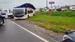 Ônibus capotado em Florianópolis é retirado da via Expressa