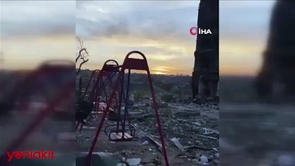Enkazın ortasında oynayan Ukraynalı çocuğun görüntüsü yürek burktu