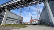 أكبر محطة لتوليد الكهرباء في أوروبا.. كاميرا الجزيرة تجول بمحطة زاباروجيا الأوكرانية