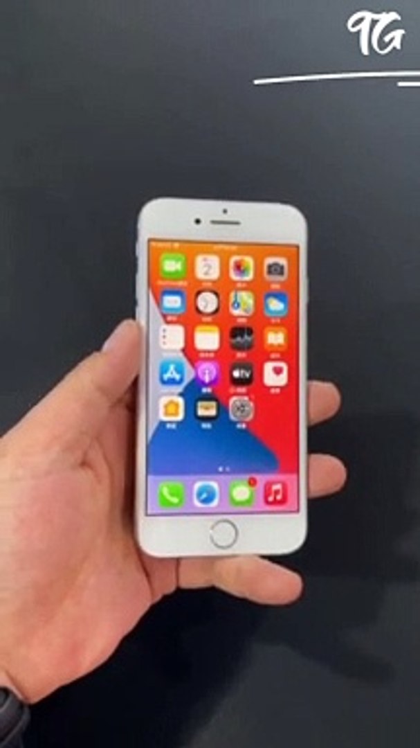 ⁣Guess the iPhone model name