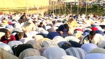 Gebete, Süßes und Familie - mit Eid al-Fitr beendet Muslime den Fastenmonat Ramadan