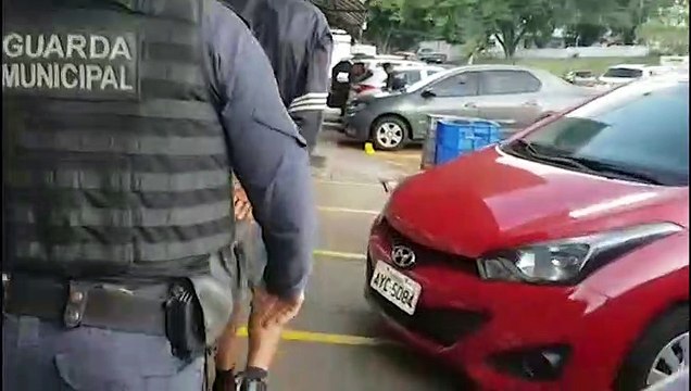 Nervoso durante abordagem da GM, homem é detido com crack e maconha na rodoviária de Cascavel