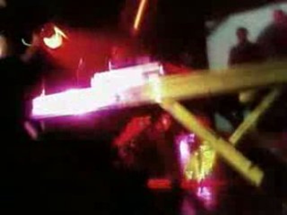 John Louly mix live au Titan le 08.03.08 - video 2