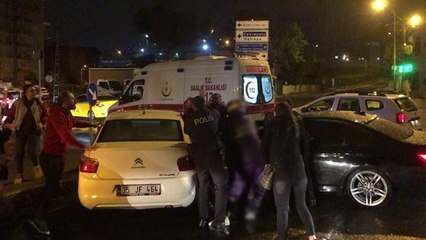 Maltepe'de kaza sonrası sürücülerin kavgası kamerada