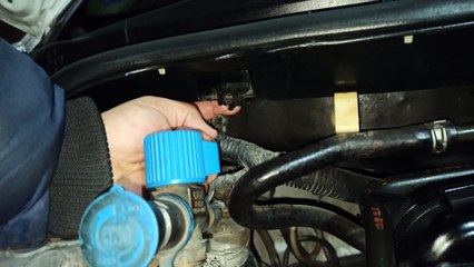 Cómo cambiar Rejilla del limpiaparabrisas de Nissan Tiida