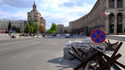 Kiev'de güvenlik önlemleri azaltılıyorÖzgürlük Meydanı'ndaki barikatlar kaldırıldı