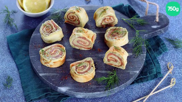 Makis de crêpes au pesto de légumes, saumon fumé et noix