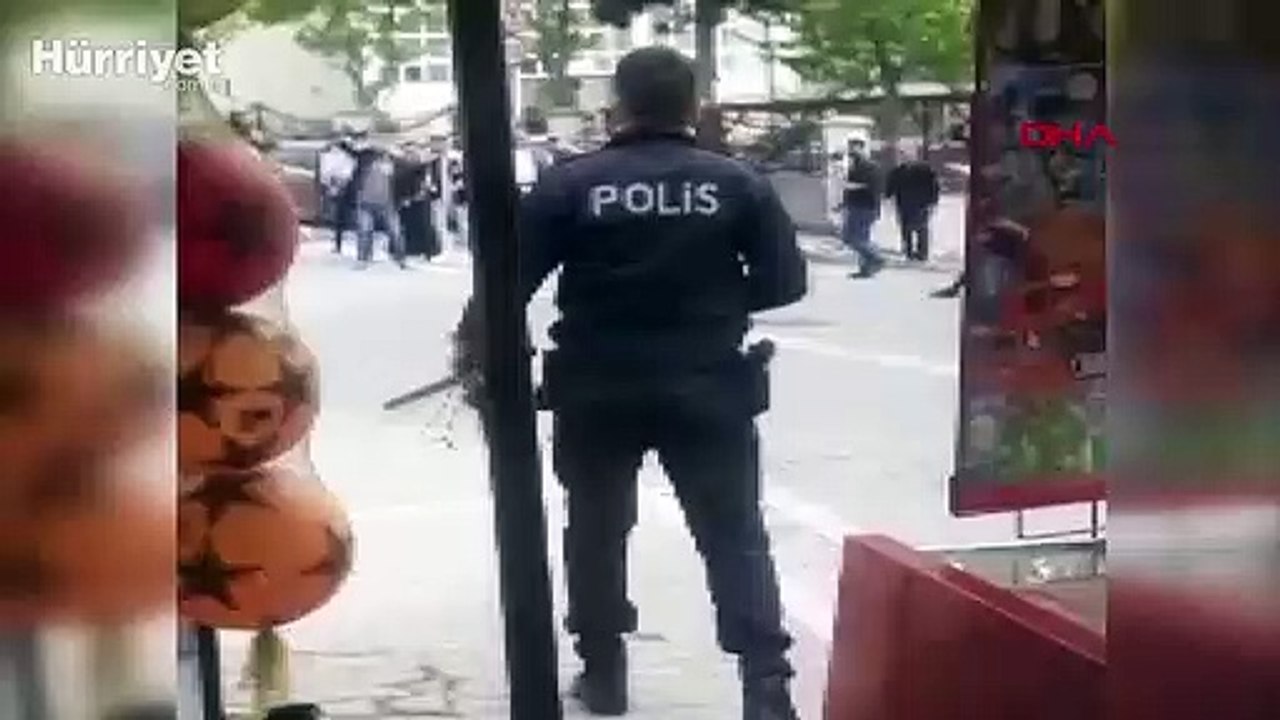 Esenyurt'ta çocukların kavgasına aileler dahil oldu! Ortalık savaş alanına döndü