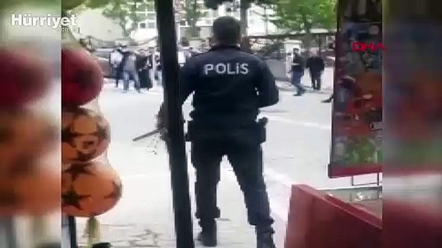 Esenyurt'ta çocukların kavgasına aileler dahil oldu! Ortalık savaş alanına döndü