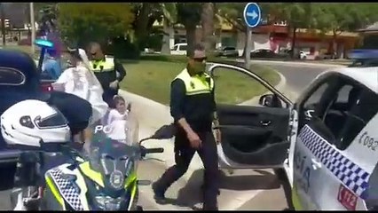 La Policía Local de Málaga rescata a una novia antes de su boda