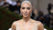 VOICI : Met Gala 2022 : Kim Kardashian révèle le nombre impressionnant de kilos perdus pour rentrer dans sa robe