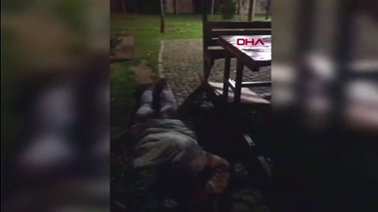 Silahlı saldırıya uğrayan genç: Anne sakin ol sırtımdan vuruldum