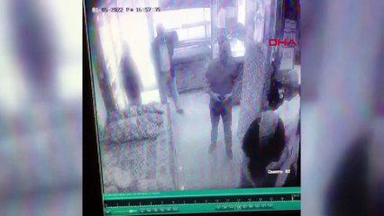 Camdan sarkarak sosyal medyada yayın yapan gençler fırına daldı