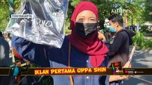 Lebaran di Yogyakarta, Jokowi Bagikan Kaos ke Sejumlah Warga di Malioboro
