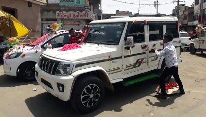 शादियों की रही धूम, दिनभर रहा वाहनों का टोटा