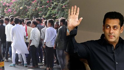 Eid 2022: Salman Khan House Galaxy के बाहर Fans का Eid Celebration Video Viral | Boldsky