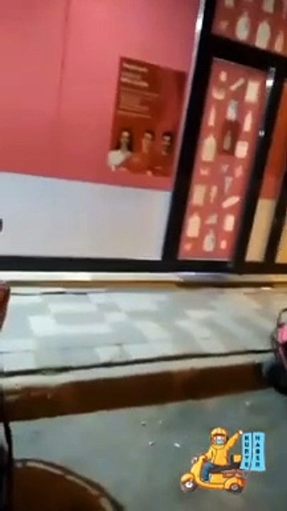 Yemeksepeti kuryesinin tuvalet isyanı: "4 gündür tuvalet kapalı, bildirmediğimiz yer kalmadı, bulduğumuz yere...