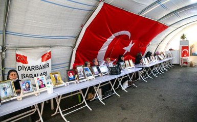 Diyarbakır anneleri Ramazan Bayramı'nda da evlatlarının yolunu gözlüyor