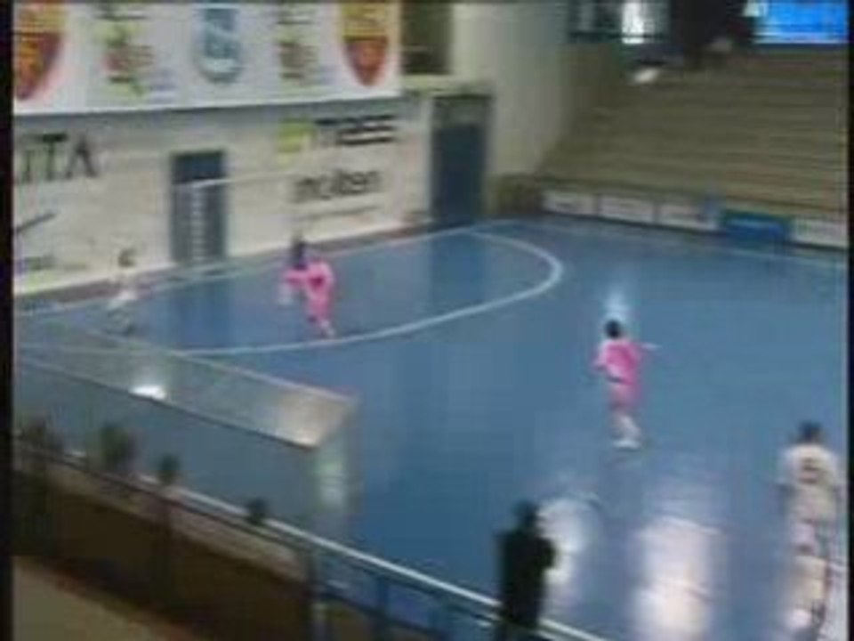 Youseries.net -- Foot en salle but