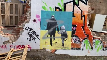 Bulgaristan sokaklarında savaş karşıtı grafiti
