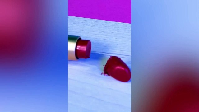 Réparer un rouge à lèvres cassé... avec une allumette !