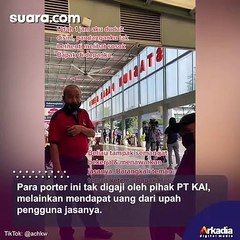 Wanita Tak Mampu Menahan Tangis Gegara Perhatikan Porter Stasiun Usia Paruh Baya