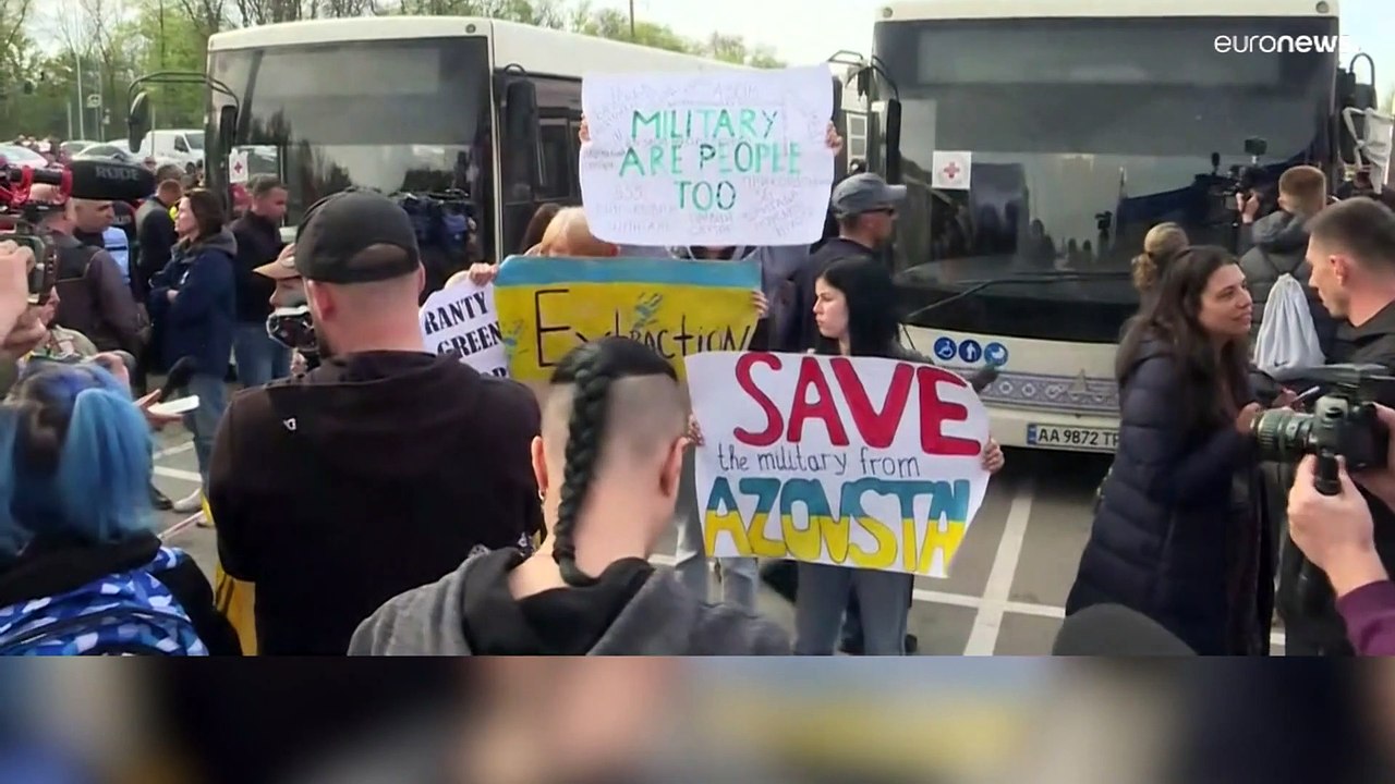 Per Bus aus der Kriegshölle Mariupol