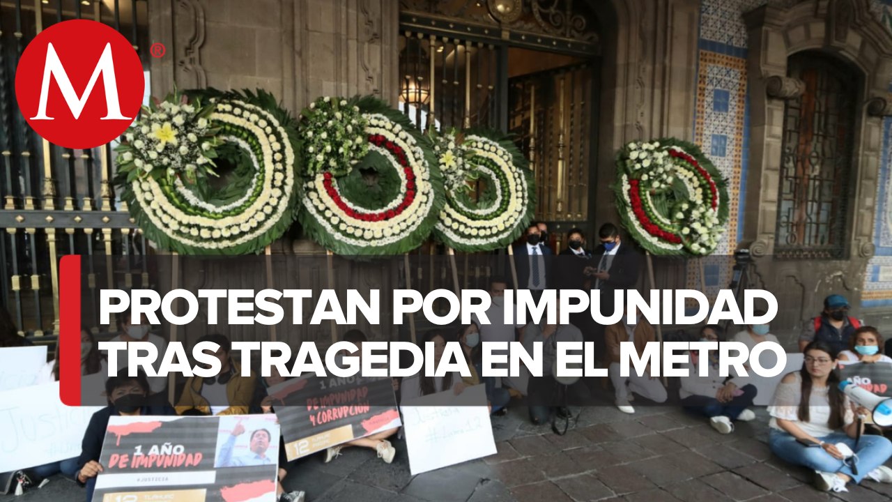 Instalan coronas frente al palacio del ayuntamiento en memoria de víctimas de L12