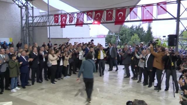 İmamoğlu Arhavi'de: Ekrem Kadar Taş Düşsün' Diyeceğim... Demeyeceğim. Onları Ezmek İstemiyorum.