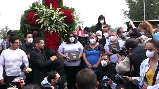 Un año después, sobrevivientes de tramo colapsado de metro en México exigen su demolición