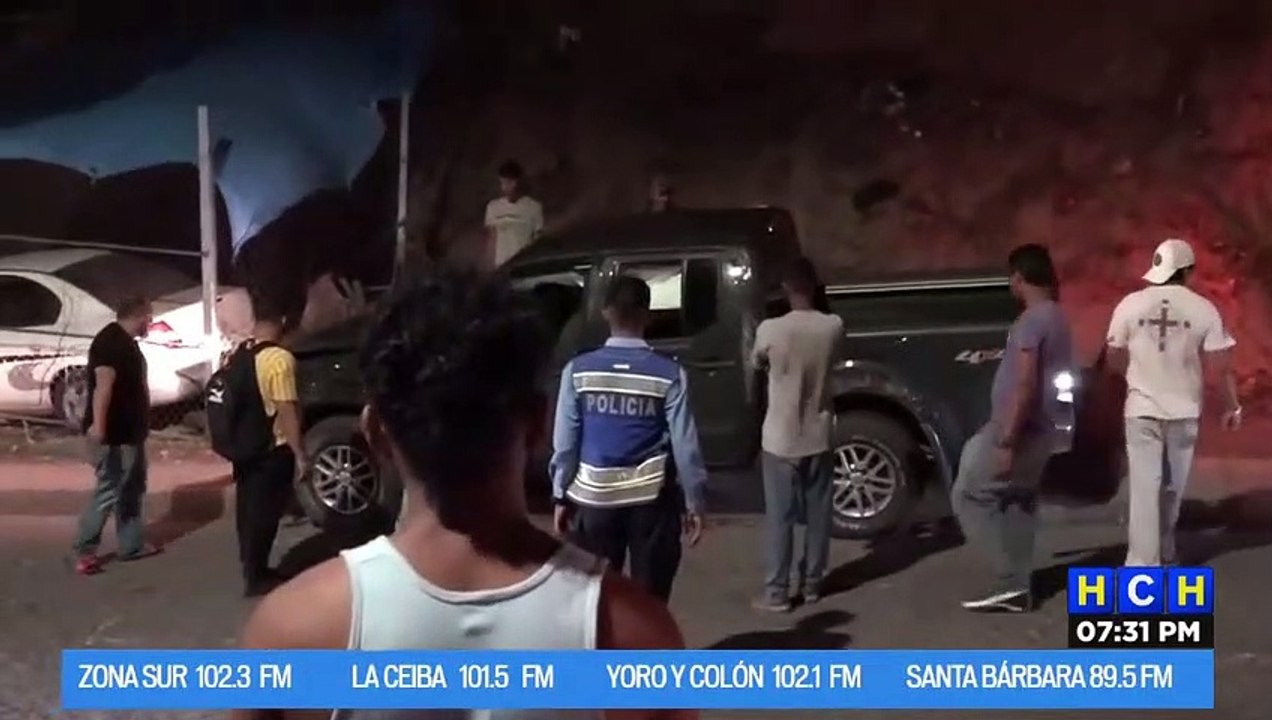 Aparatoso accidente vial deja pérdidas materiales en la colonia Los Pinos de la capital