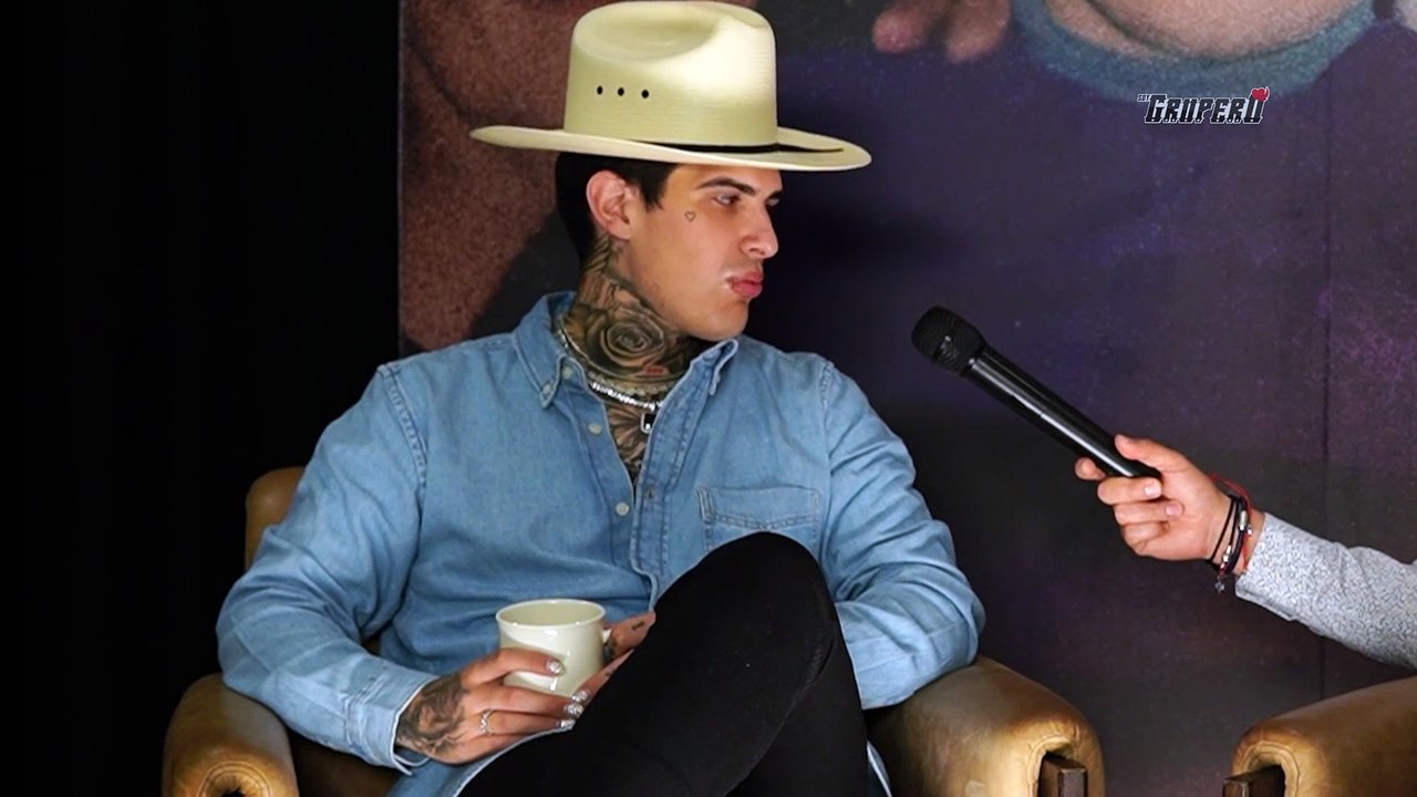 Adriel Favela revela que tiene más de 100 tatuajes en su cuerpo