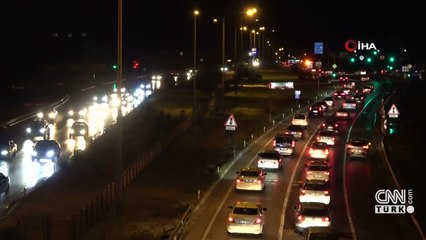 Tatilciler dönüşe geçti, trafik oluştu