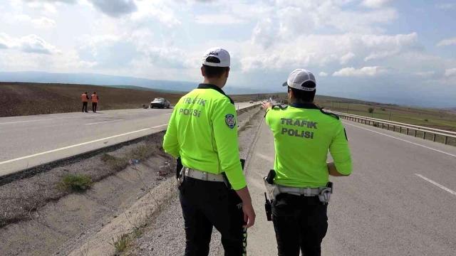 Son dakika haberi | Takla atan otomobil hurdaya döndü: 2 yaralı