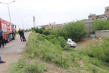Son dakika haberleri... Otomobilin çarptığı motosikletteki çocuk öldü, babası ağır yaralandı