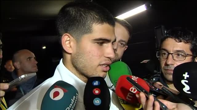 Alcaraz agradece el apoyo de las 10.000 personas que a medianoche le arroparon en la Caja Mágica