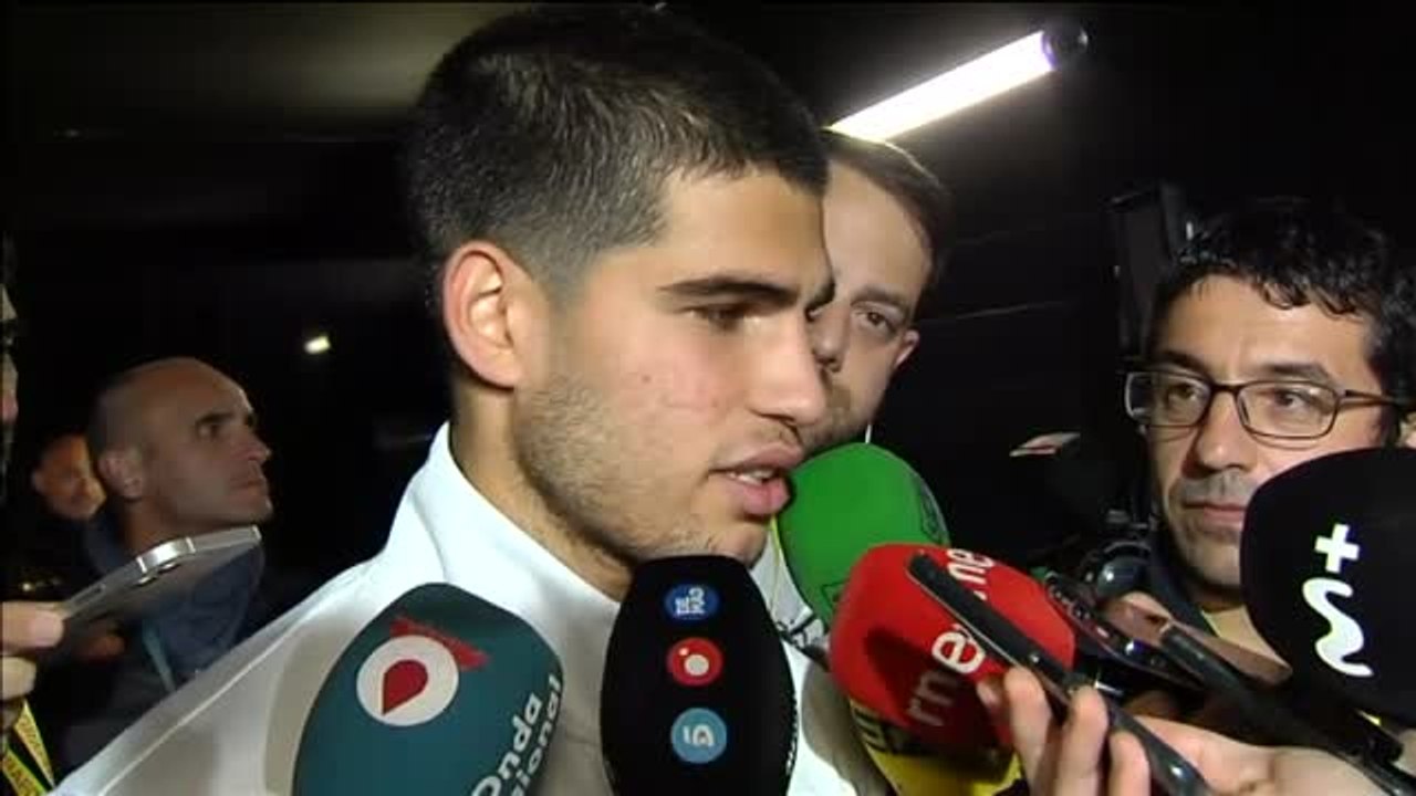 Alcaraz agradece el apoyo de las 10.000 personas que a medianoche le arroparon en la Caja Mágica