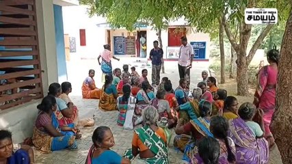 ஊராட்சி மன்ற அலுவலகத்தை முற்றுகையிட்ட நூறு நாள் பணியாளர்கள்; என்ன காரணம் தெரியுமா?