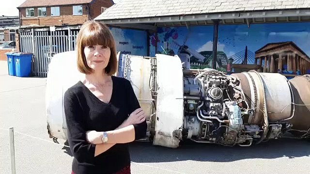 Sunderland Echo News - From Chicago to Sunderland – children “amazed” as Boeing 747 engine sculptures land in their school playground