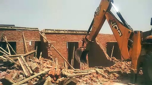 अवैध कॉलोनियों पर चला जेडीए का बुलडोजर, निर्माणाधीन नौ विला भी ढहाए