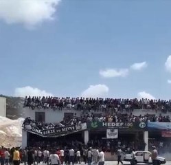 Son dakika haberi: Drift festivalinde üst üste kaza; balkon ve platform çöktü, araçta yangın çıktı