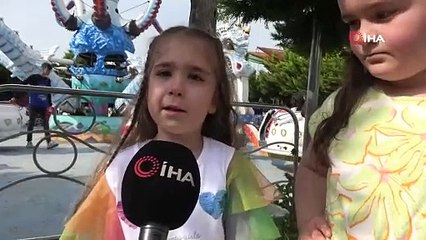 Bayram harçlıklarını toplayan çocuklar lunaparka koştu