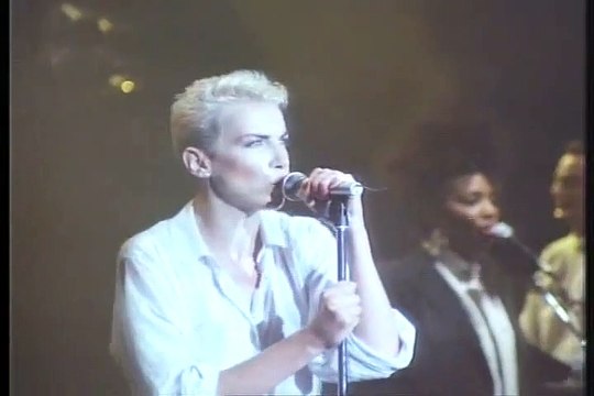 Eurythmics - Sweet Dreams (Are Made of This) (Live)