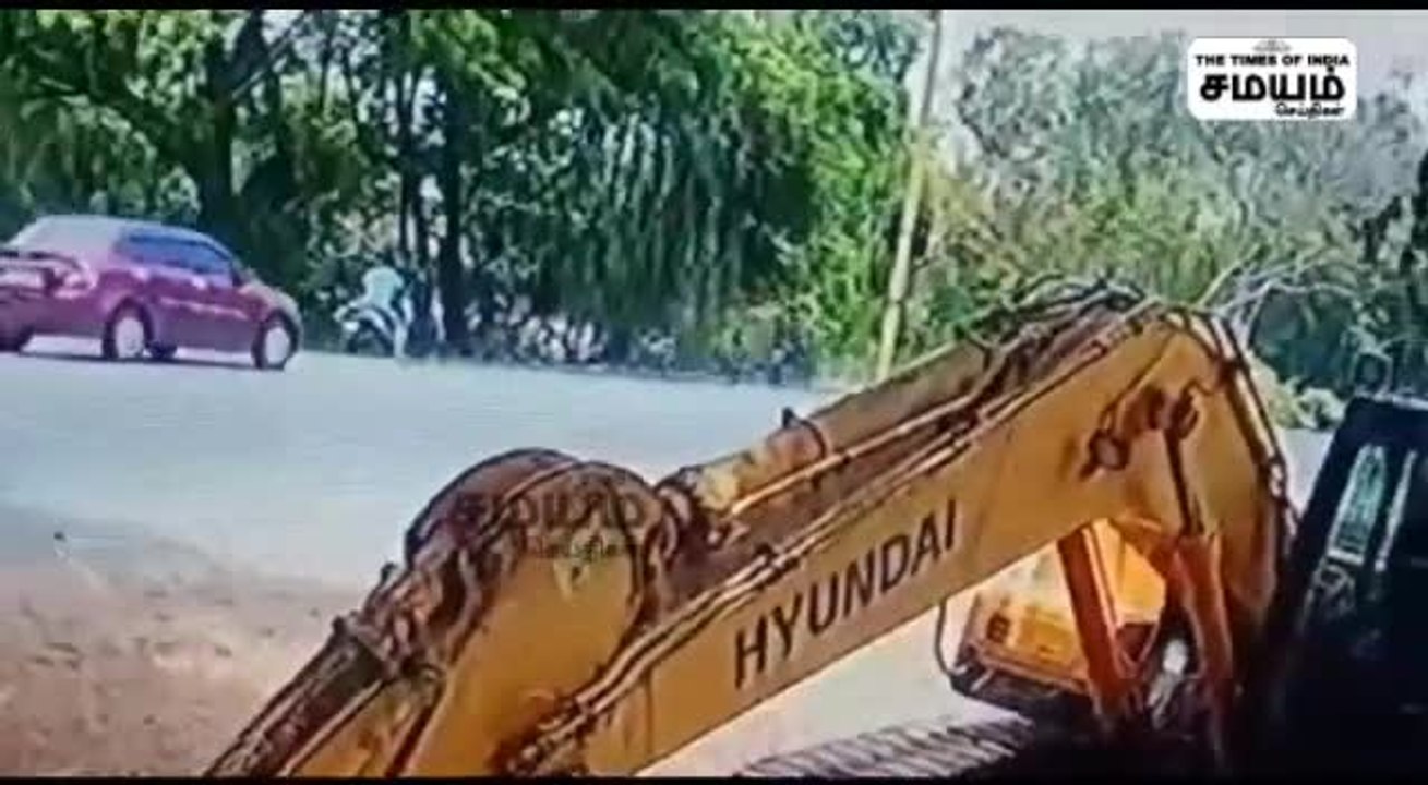 கட்டுப்பாட்டை இழந்த கார் பைக் மீது மோதி கோர விபத்து!