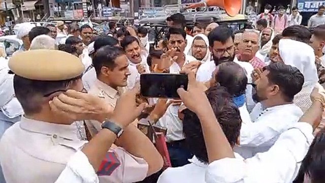 दलित महिला पार्षद से अभद्रता का मामला, आक्रोश रैली निकाल किया विरोध प्रदर्शन, देखिए वीडियो...