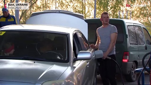 Long queues and rationing at Ukrainian petrol stations due to fuel shortages