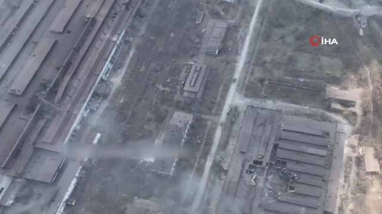 Rus ordusunun Azovstal fabrikasını vurduğu anlar paylaşıldı