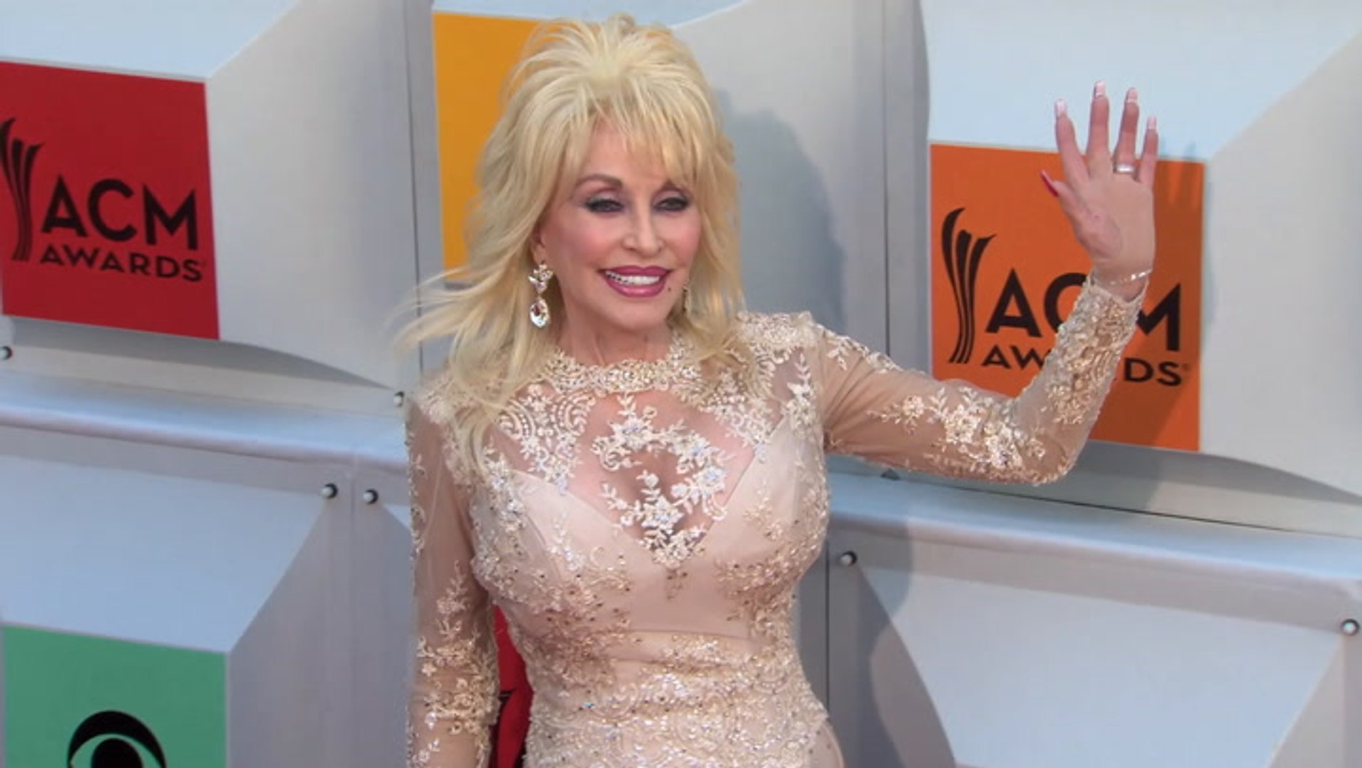 Dolly Parton and Eminem Inducted Into Rock & Roll Hall of Fame’s Class of 2022